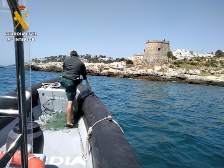Un miembro del servicio marítimo de la Guardia Civil (OPC GUARDIA CIVIL) 