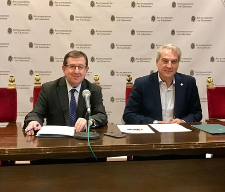 Luis González y José Antonio Huertas han explicado los ajustes económicos (AYTO. GRANADA) Luis González y José Antonio Huertas han explicado los ajustes económicos (AYTO. GRANADA)