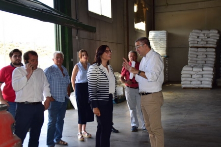 Maria José Martín durante su visita a Alhama de Granada (JUNTA) Maria José Martín durante su visita a Alhama de Granada (JUNTA)