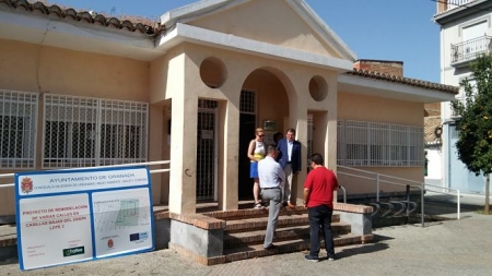 Luis González, concejal de urbanismo del Ayuntamiento de Granada ha visitado las obras de la Biblioteca de Las Palomas (AYTO. GRANADA) Luis González, concejal de urbanismo del Ayuntamiento de Granada ha visitado las obras de la Biblioteca de Las Palomas (AYTO. GRANADA)