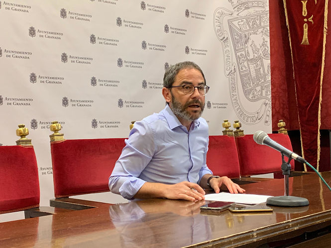 Miguel Ángel Fernández Madrid en rueda de prensa (PSOE)