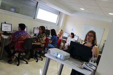 usuarios/as de los centros Guadalinfo que programan actividades para todas las edades durante el verano (CFR) usuarios/as de los centros Guadalinfo que programan actividades para todas las edades durante el verano (CFR)