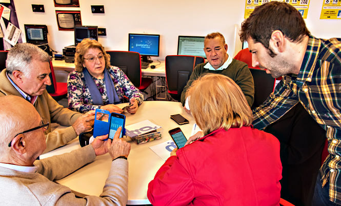 Uno de los Centros Guadalinfo de la red andaluza en los que se realizan actividades de formación TIC para la innovación social, el empleo y el emprendimiento (CFR)