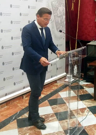 Luis Salvador, alcalde de Granada, en un momento de la rueda de prensa (EUROPA PRESS)