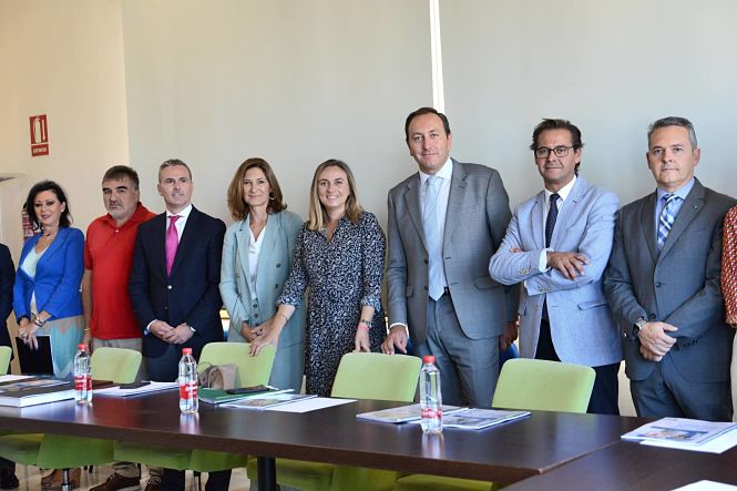 Reunión de  Marifrán Carazo con Fadeco (JUNTA) 