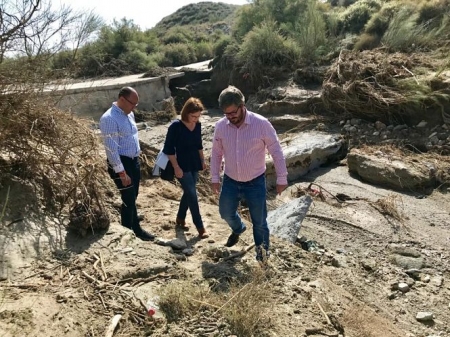 Fran Hervías durante su visita a Baza para hablar con los vecinos tras el paso de la DANA (CS) Fran Hervías durante su visita a Baza para hablar con los vecinos tras el paso de la DANA (CS)