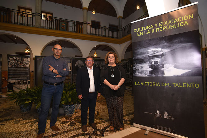 Inauguración de la exposición (R. MARTÍNEZ /DIPGRA) 