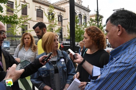 Lectura del Manifiesto por miiembros de IU (IU GRANADA) Lectura del Manifiesto por miiembros de IU (IU GRANADA)