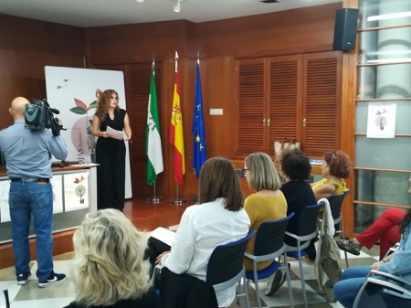 Ruth Martos ha inaugurado el acto por el DIa de las escritoras (JUNTA)