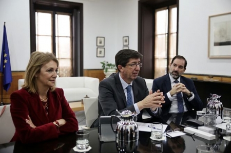 Maria José Torres y Francisco Ontiveros junto al Consejero de Justicia, Juan Marín (JUNTA) Maria José Torres y Francisco Ontiveros junto al Consejero de Justicia, Juan Marín (JUNTA)