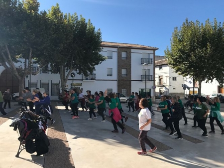 Taller de zumba en la Plaza de la Salud (AYTO. BAZA) Taller de zumba en la Plaza de la Salud (AYTO. BAZA)