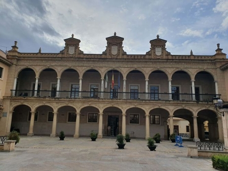 Patio del Ayuntamiento de Guadix Patio del Ayuntamiento de Guadix