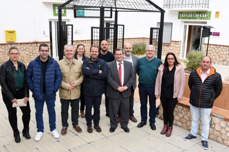 José Entrena junto a los alcaldes de la COmarca de Guadix (J. GROSSO / DIPGRA) José Entrena junto a los alcaldes de la COmarca de Guadix (J. GROSSO / DIPGRA)