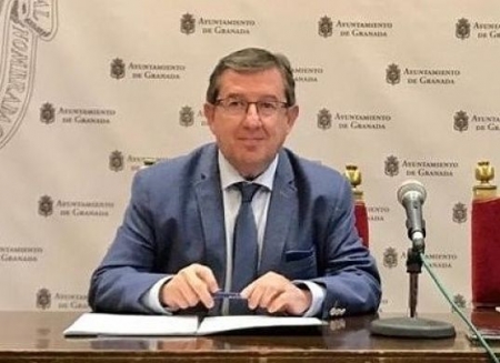 Luis González Luis González