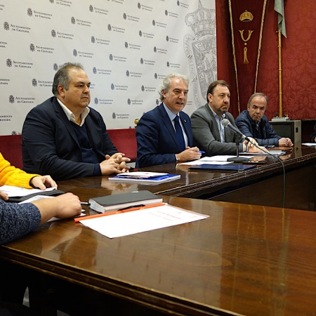 Presentación en el Ayuntamiento de Granada (JAVIER ALGARRA) Presentación en el Ayuntamiento de Granada (JAVIER ALGARRA)