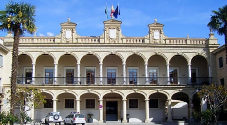 Fachada del Ayuntamiento de Guadix Fachada del Ayuntamiento de Guadix