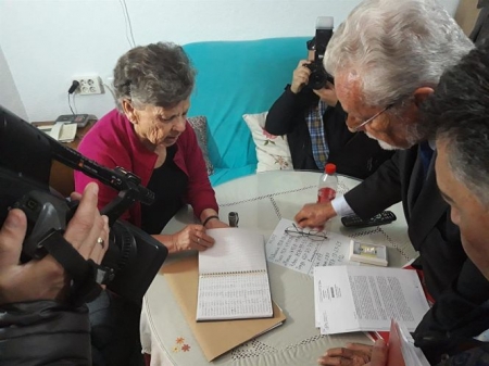 El Defensor del Pueblo Andaluz, Jesús Maeztu, visita a afectados por cortes de luz en Granada (DEFENSOR DEL PUEBLO ANDALUZ)