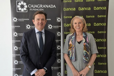 El director corporativo de la Territorial de Bankia en Andalucía, Joaquín Holgado, y la presidenta de CajaGranada Fundación, María Elena Martín-Vivaldi (CAJAGRANADA FUNDACIÓN) El director corporativo de la Territorial de Bankia en Andalucía, Joaquín Holgado, y la presidenta de CajaGranada Fundación, María Elena Martín-Vivaldi (CAJAGRANADA FUNDACIÓN)
