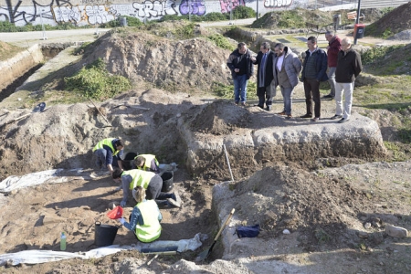 Visita a las obras en la Plaza Poeta Rafael Guillén (JAVIER ALGARRA) Visita a las obras en la Plaza Poeta Rafael Guillén (JAVIER ALGARRA)