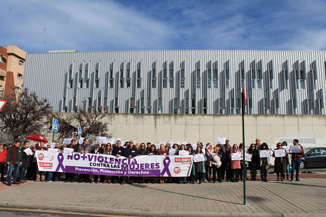 Concentración sindical contra el presunto asesinato machista de Caniles(CCOO) 