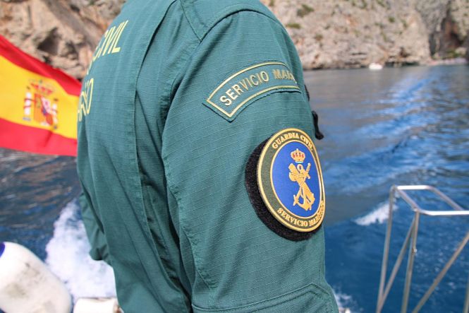 Un agente de Servicio marítimo de la Guardia Civil (GUARDIA CIVIL)