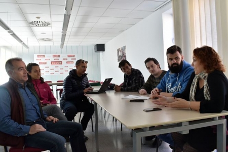 Reunión de miembros de IU con el comite de empresa de Cetursa (IU)