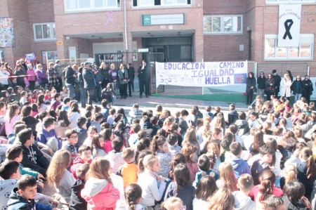 Homenaje en el Colegio donde trabajaba Ana Morillas (AYTO. LA ZUBIA) Homenaje en el Colegio donde trabajaba Ana Morillas (AYTO. LA ZUBIA)