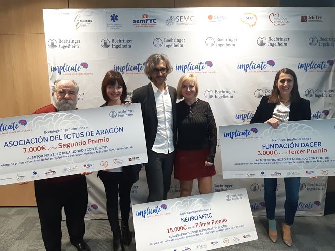 Entrega de cheques a los ganadores (IMPLICATE MÁS)