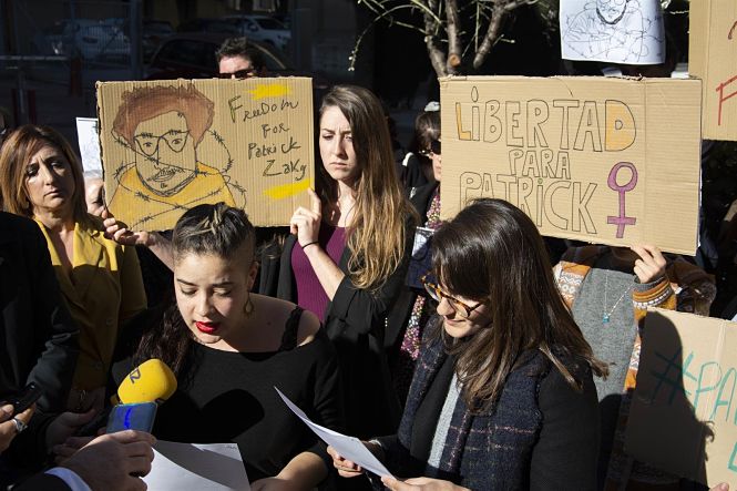 Concentración celebrada el martes 11 de febrero en la Universidad de Granada por la liberación de Zaki (UGR)
