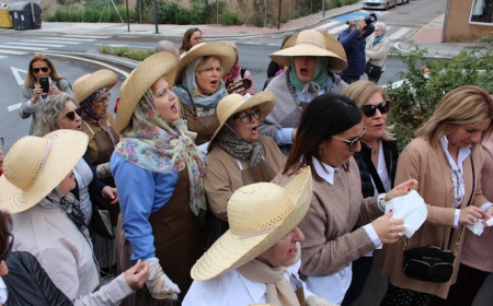 Descubrimiento de la placa en honor a Adela Muñoz (AYTO. MOTRIL) 