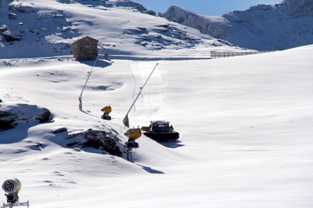 Estación de esquí de Sierra Nevada (CETURSA) Estación de esquí de Sierra Nevada (CETURSA)