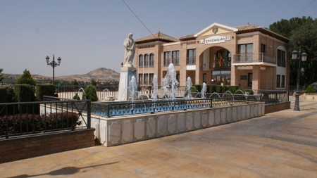 Fachada del Ayuntamiento de Alhendín Fachada del Ayuntamiento de Alhendín