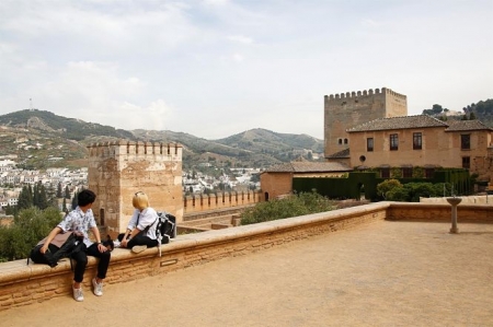 Alrededores de la Alhambra de Granada con muy pocos turistas pues está cerrada por CORONAVIRUS (EUROPA PRESS) Alrededores de la Alhambra de Granada con muy pocos turistas pues está cerrada por CORONAVIRUS (EUROPA PRESS)