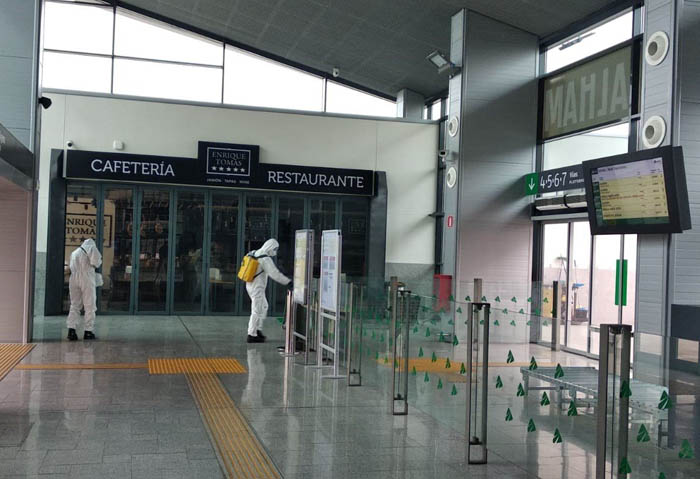 La UME desinfecta la estación de tren de Granada (SUBDELEGACIÓN DEL GOBIERNO EN GRANADA) 