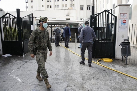 Los Legionarios acuden a Granada para prestar servicio de informacion por la cuarentena del Coronavirus (ÁLEX CÁMARA - EUROPA PRESS) Los Legionarios acuden a Granada para prestar servicio de informacion por la cuarentena del Coronavirus (ÁLEX CÁMARA - EUROPA PRESS)