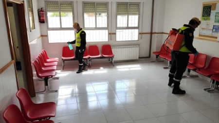 La UME desinfecta una residencia en Dehesas Viejas, el pasado viernes (SUBDELEGACIÓN DEL GOBIERNO EN GRANADA) La UME desinfecta una residencia en Dehesas Viejas, el pasado viernes (SUBDELEGACIÓN DEL GOBIERNO EN GRANADA)