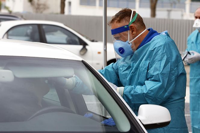 Pruebas rápidas para detectar el coronavirus (ÁLEX ZEA / EUROPA PRESS) 