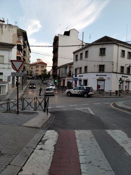Imagen de un control policial en una calle de Baza (AYTO. BAZA)