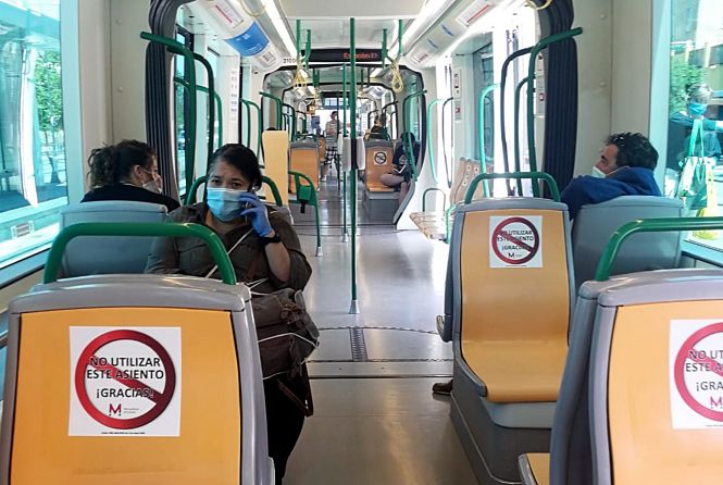 Pocos viajeros en el Metro (JUNTA)