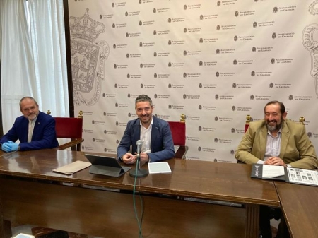 El edil de Turismo, Manuel Olivares, en rueda de prensa (AYTO. GRANADA) 