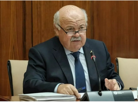 El consejero de Salud y Familias, Jesús Aguirre, comparece en comisión parlamentaria (PARLAMENTO DE ANDALUCÍA) El consejero de Salud y Familias, Jesús Aguirre, comparece en comisión parlamentaria (PARLAMENTO DE ANDALUCÍA)