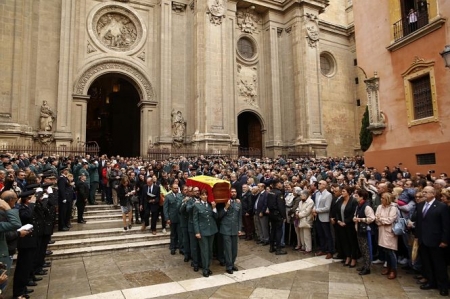 La catedral de Granada acogió la misa funeral por el guardia civil fallecido (EUROPAPRESS/ÁLEX CÁMARA) La catedral de Granada acogió la misa funeral por el guardia civil fallecido (EUROPAPRESS/ÁLEX CÁMARA)