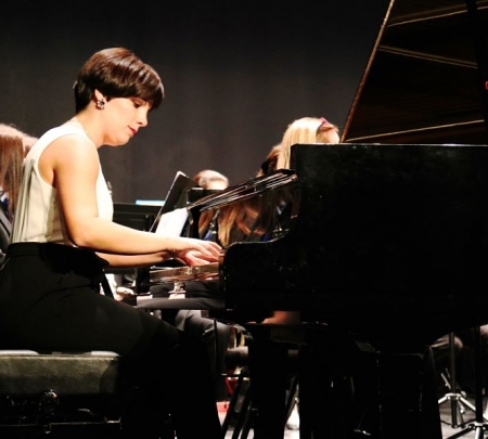 Imagen de un concierto de la pianista Paloma Herrero (AYTO. ALMUÑÉCAR) Imagen de un concierto de la pianista Paloma Herrero (AYTO. ALMUÑÉCAR)