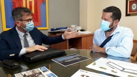 El Delegado de Turismo, Gustavo Rodríguez junto al Alcalde de Torrenueva (JUNTA) El Delegado de Turismo, Gustavo Rodríguez junto al Alcalde de Torrenueva (JUNTA)