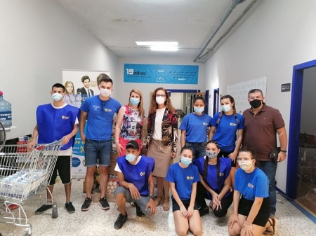 Ana Berrocal con voluntarios de Inpavi (JUNTA) Ana Berrocal con voluntarios de Inpavi (JUNTA)
