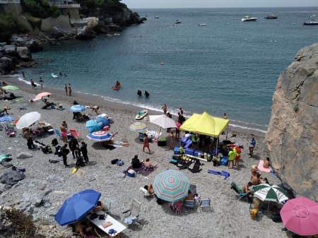 Zona oeste de la playa San Cristóbal de Almuñécar (AYUNTAMIENTO DE ALMUÑÉCAR) Zona oeste de la playa San Cristóbal de Almuñécar (AYUNTAMIENTO DE ALMUÑÉCAR)