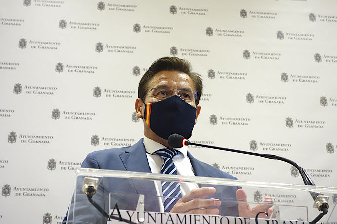 El Alcalde de Granada, Luis Salvador (JAVIER ALGARRA / AYUNTAMEINTO)