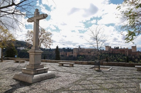Mirador de San Nicolas con la Alhambra al fondo (ÁLEX CÁMARA / EUROPA PRESS) Mirador de San Nicolas con la Alhambra al fondo (ÁLEX CÁMARA / EUROPA PRESS)