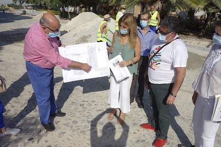 Eva Martín ha visitado las obras en el Cerrillo de Maracena (JAVIER ALGARRA / AYUNTAMEINTO) Eva Martín ha visitado las obras en el Cerrillo de Maracena (JAVIER ALGARRA / AYUNTAMEINTO)