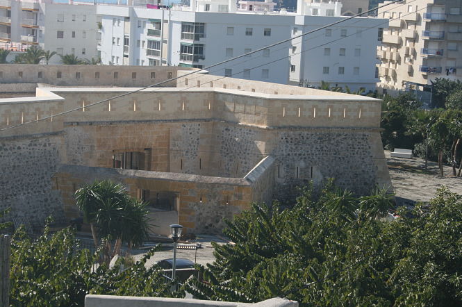 Imagen del castillo de La Herradura (AYTO. ALMUÑECAR) 